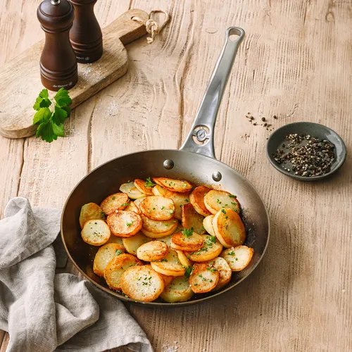 de Buyer Mineral B Pro Carbon Steel Skillet