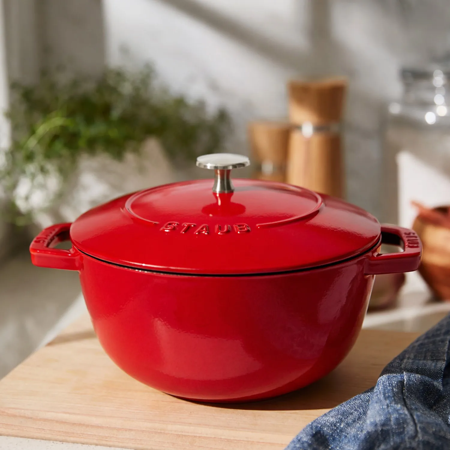 Staub Essential French Oven, 2.5 qt.