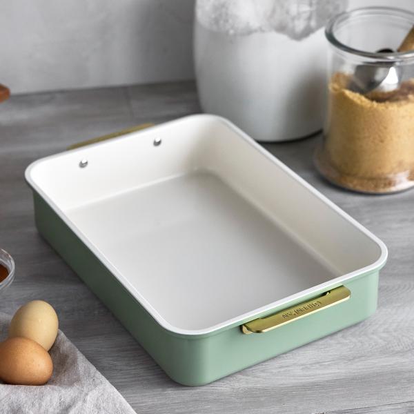 GreenPan Reserve Ceramic Nonstick Rectangular Cake Pan - thumbnail 10