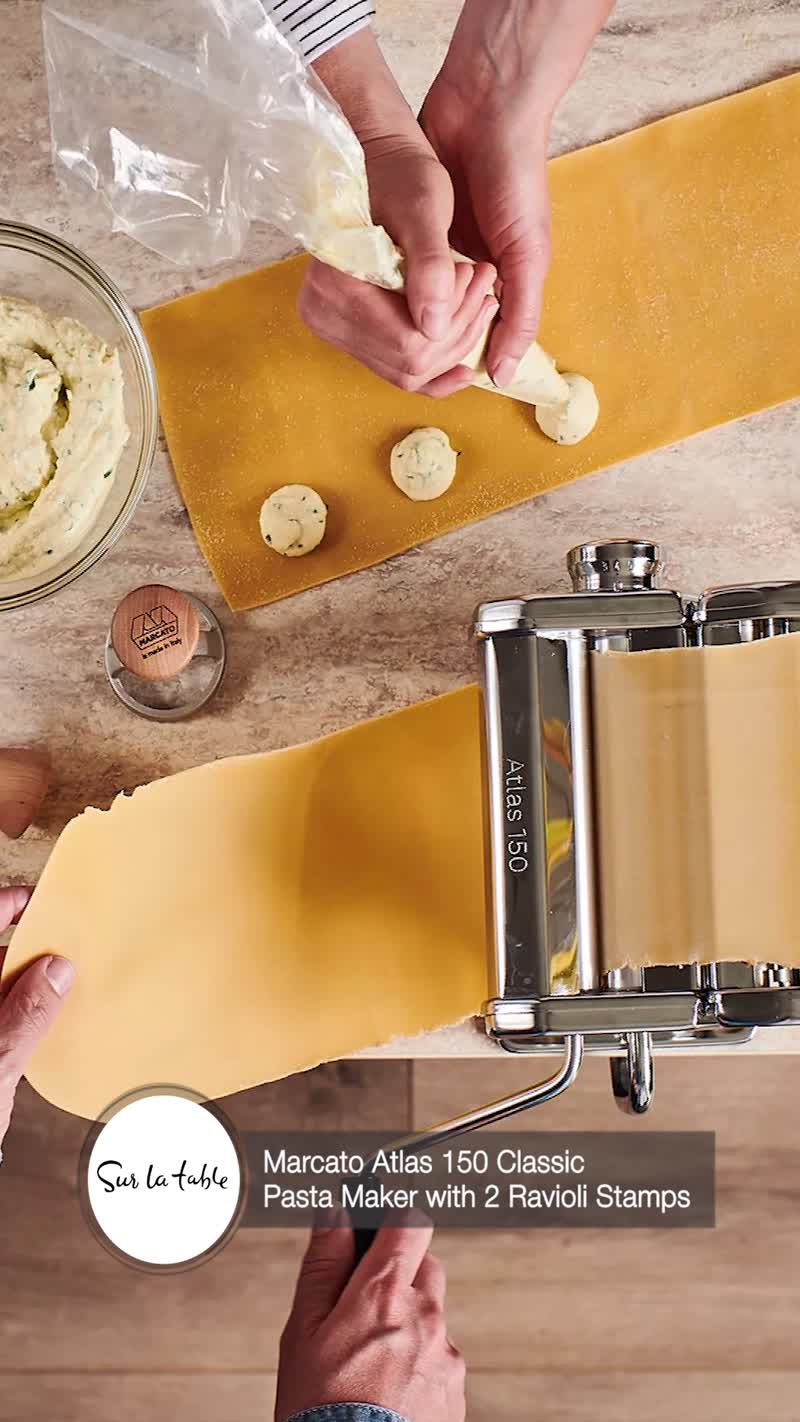 Marcato Atlas 150 Classic Pasta Maker with 2 Ravioli Stamps