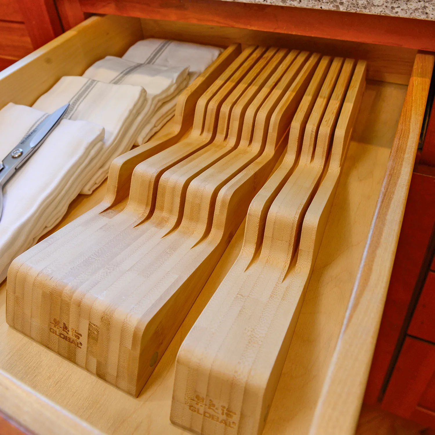 Global Seiso Element In-Drawer Knife Storage