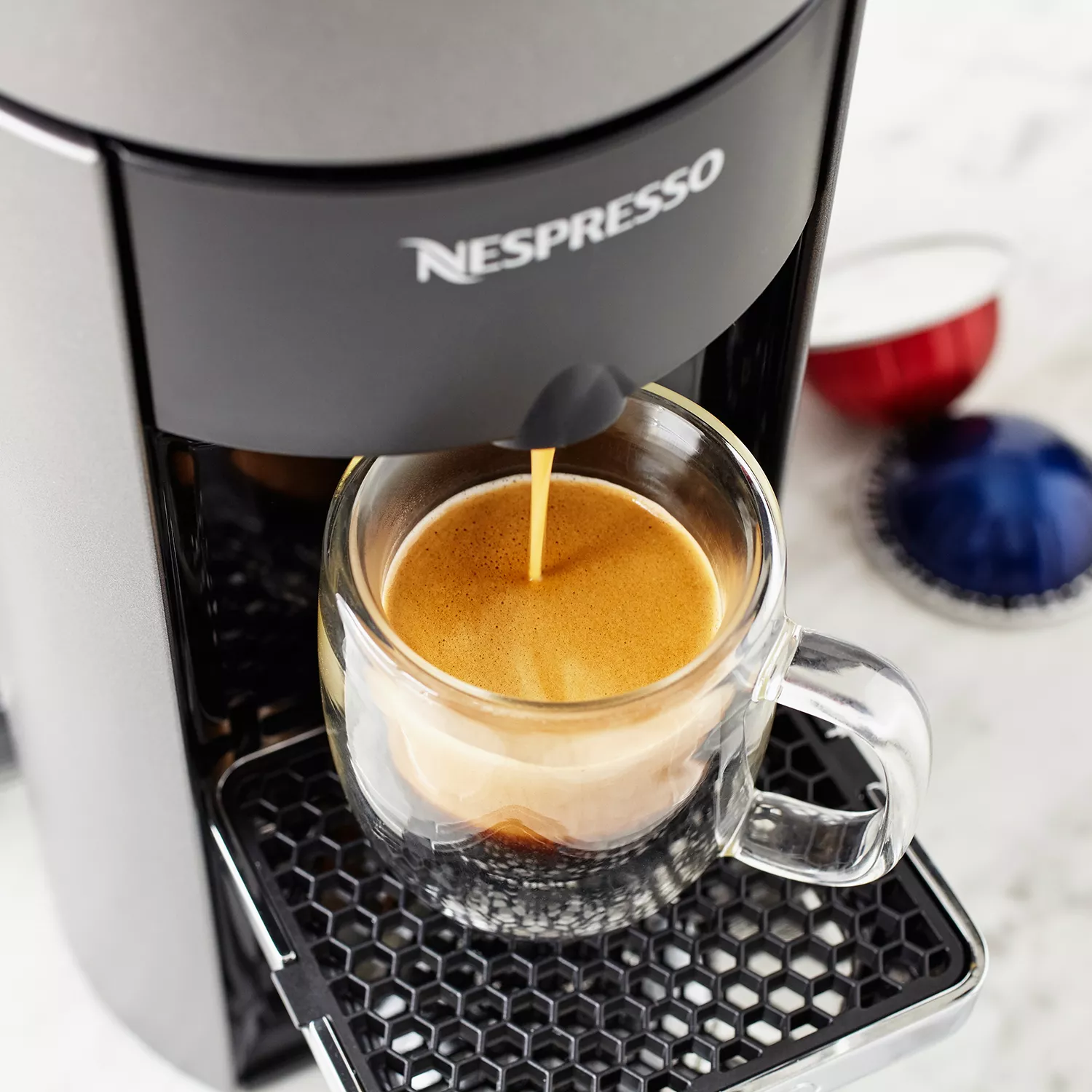 Nespresso Evoluo Deluxe by De'Longhi with Aeroccino3 Frother, Titan