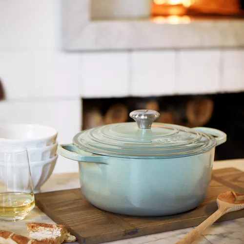 Le Creuset Signature Round Dutch Oven, 5.5 Qt.