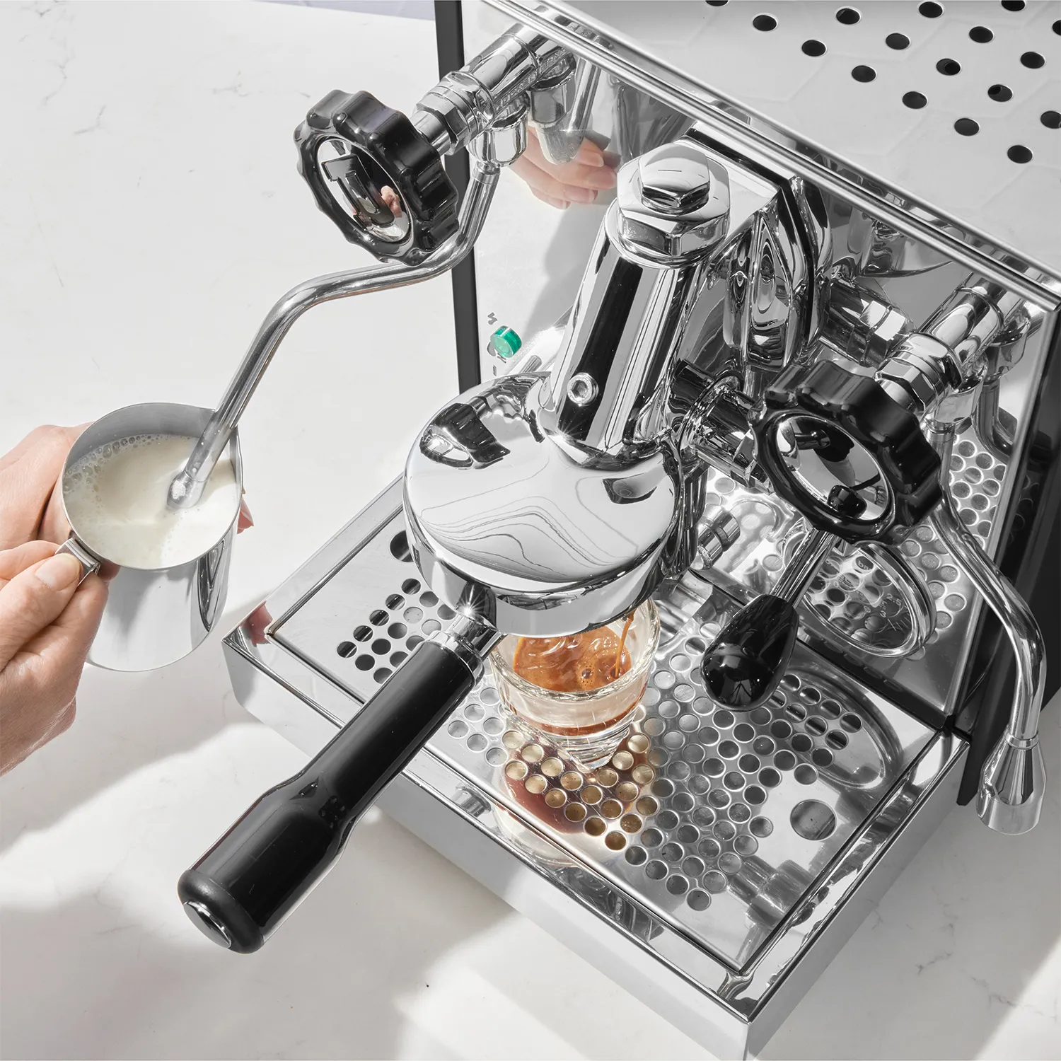Rocket Espresso Appartamento Nera Espresso Machine