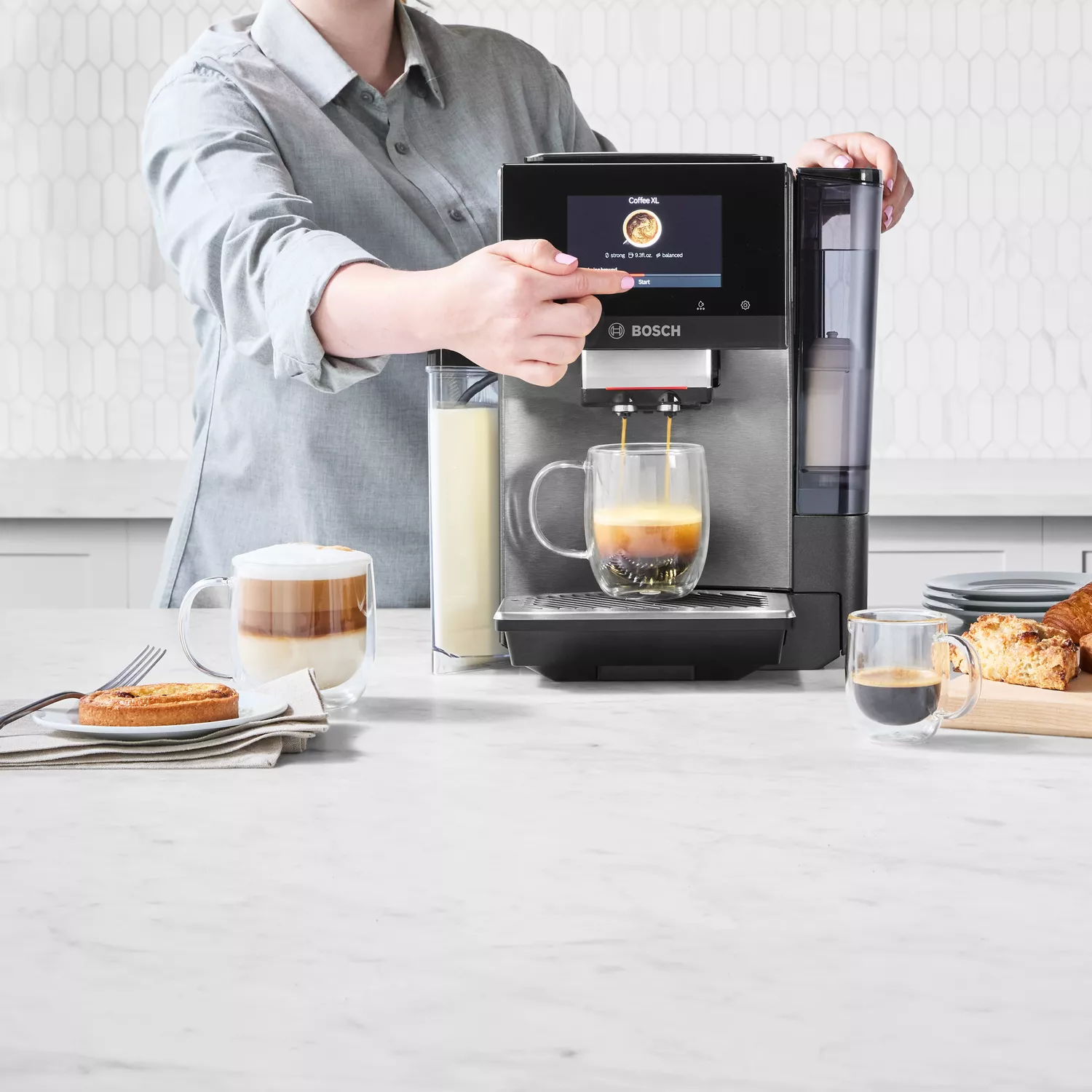 Bosch 800 Series Automatic Espresso Machine With Integrated Milk System