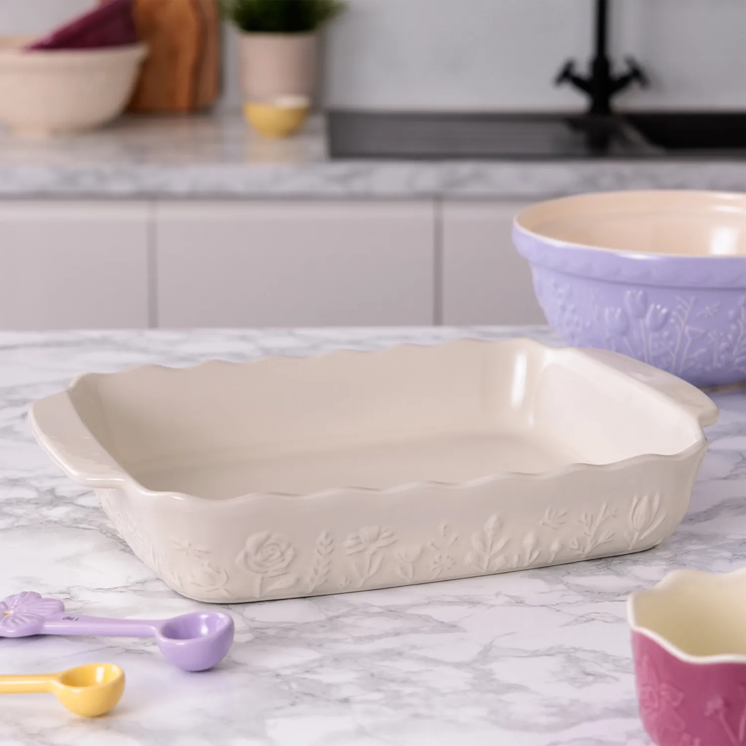 Mason Cash In the Meadow Large Rectangular Baker