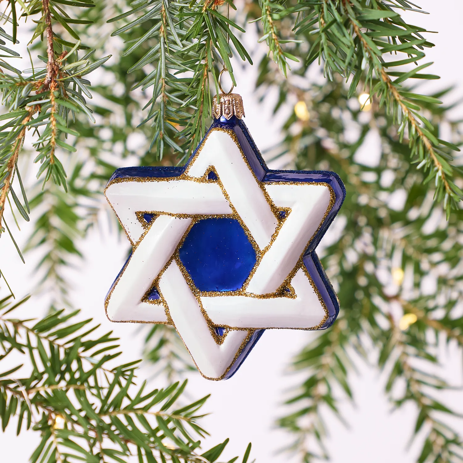 Sur la table Star of David Ornament