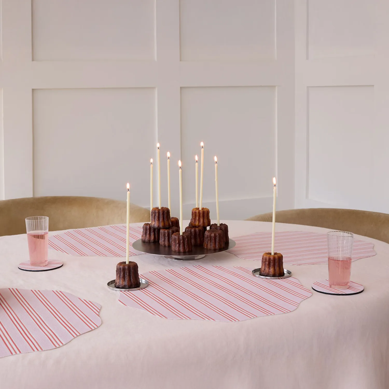 Meri Meri x Chilewich Red & Green Festive Stripes Scallop Placemat