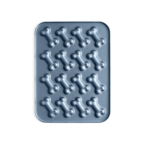 Nordic Ware Puppy Love Pan w/ Mix