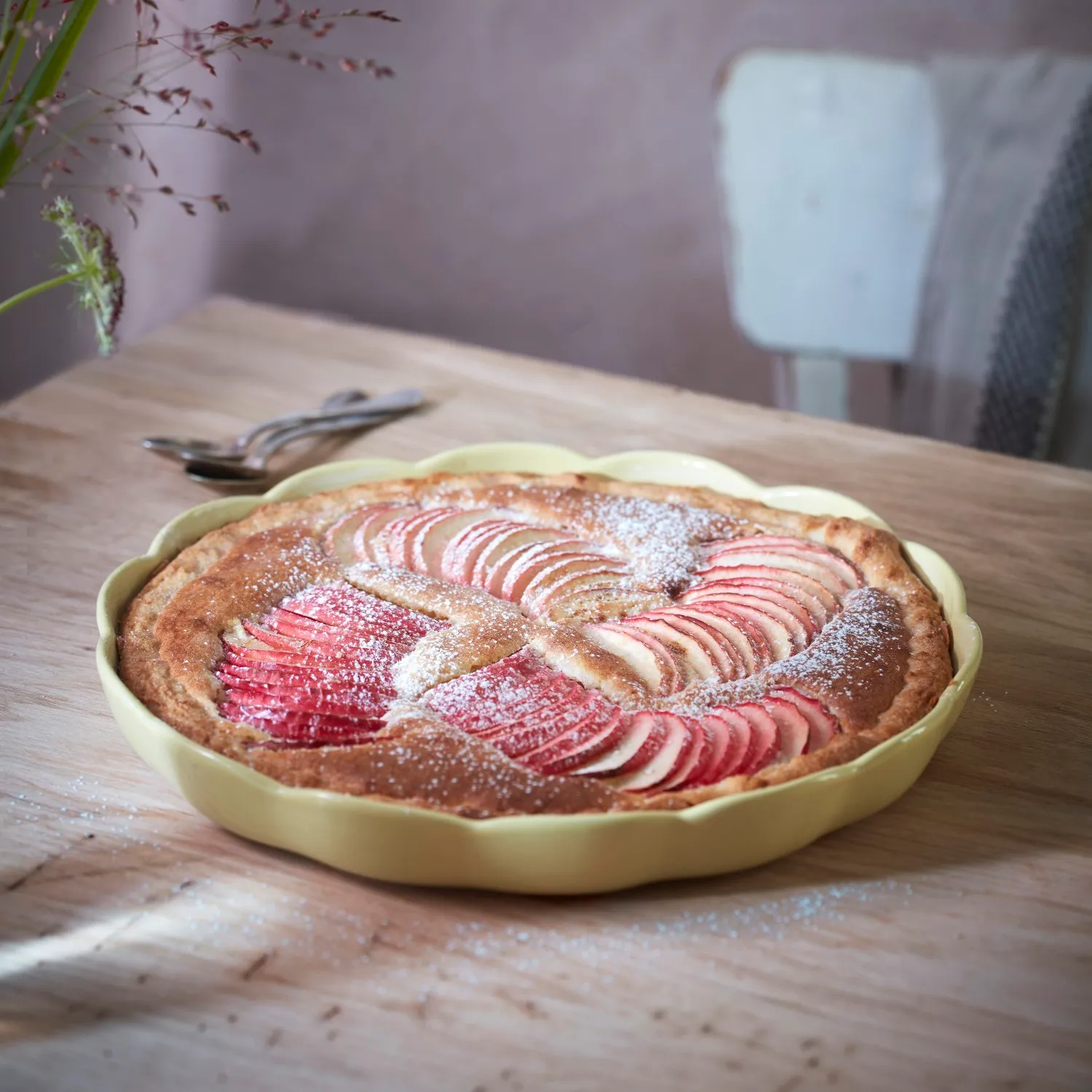 Emile Henry Madeleine Round Baker, 10.5"