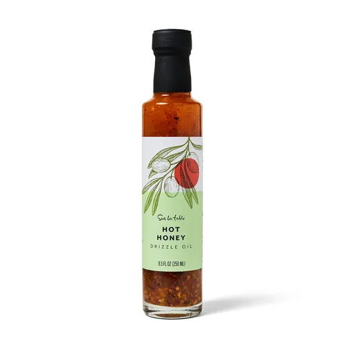 Sur la table Hot Honey Drizzle Oil