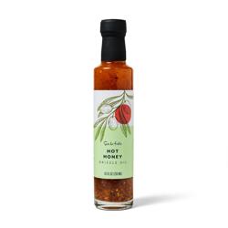 Sur la table Hot Honey Drizzle Oil