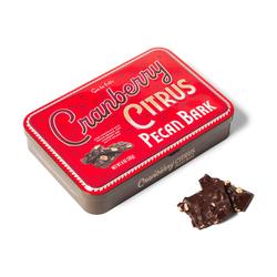 Sur la table Cranberry Orange Pecan Dark Chocolate Bark