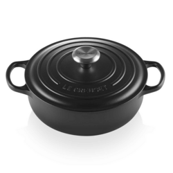 Le Creuset Signature Round Sauteuse with Lid, 3.5 qt. Beautiful heavy duty pan!