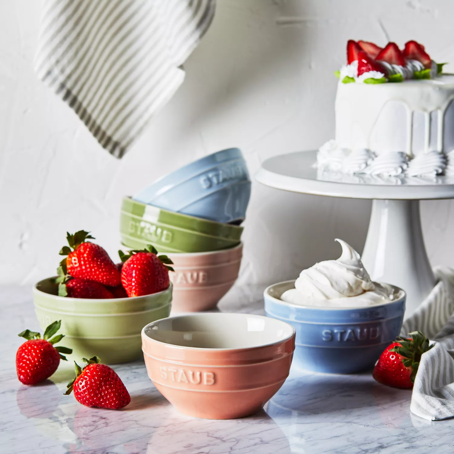 Cute 3pcs Strawberry Ceramic Food Soup Rice Bowl Storage