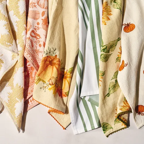 Sur la table Assorted Pumpkin Towels, Set of 2