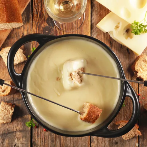 Classic Swiss Fondue with Crudit&eacute;