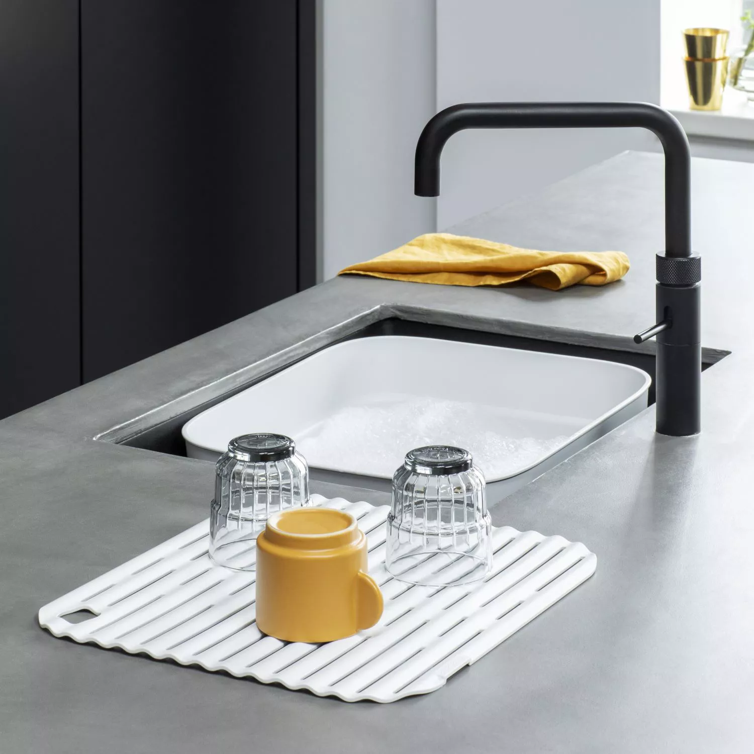 Brabantia SinkSide Dishwashing Tubs with Drying Trays