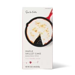 Sur la table Maple Skillet Cake Mix