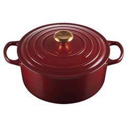 Le Creuset Signature Round Dutch Oven, 7.25 qt. Absolutely wonderful Dutch oven