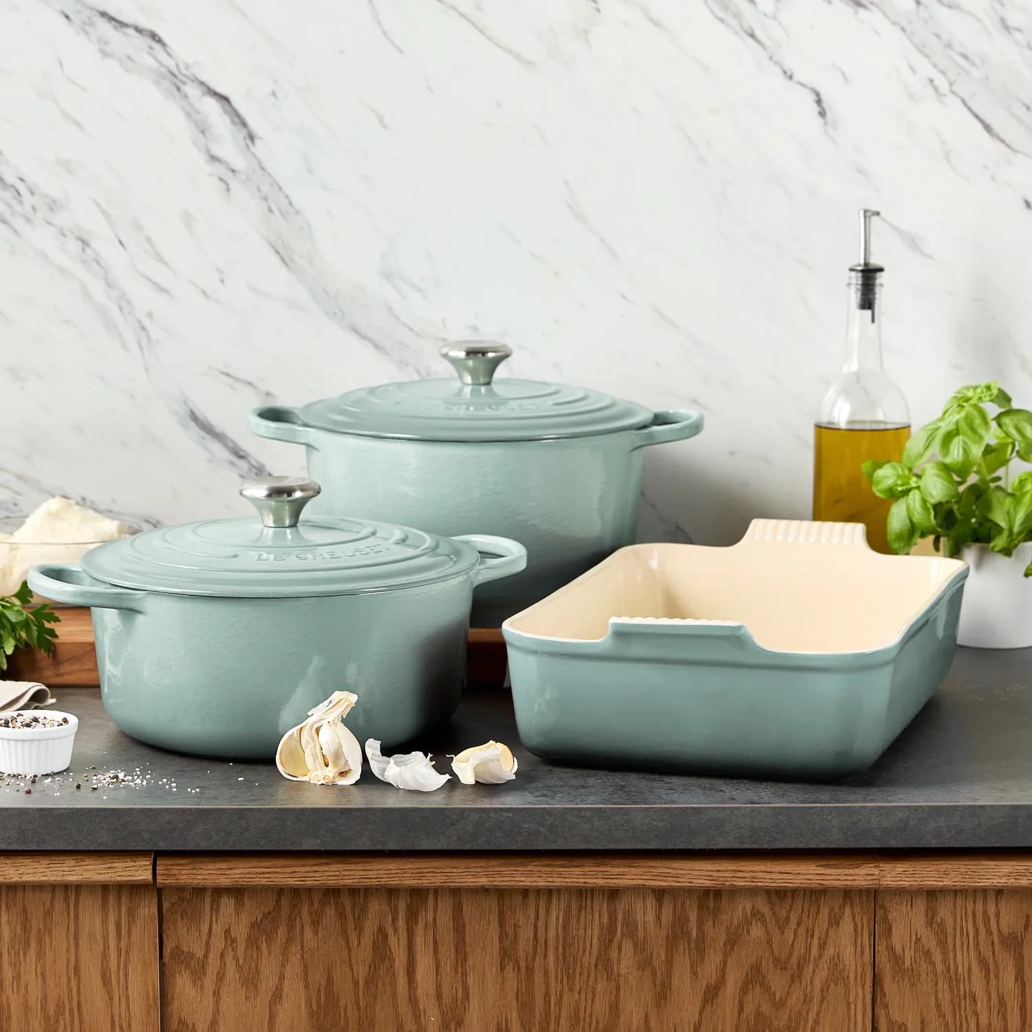 Le Creuset Signature Deep Round Dutch Oven, 6.5qt.