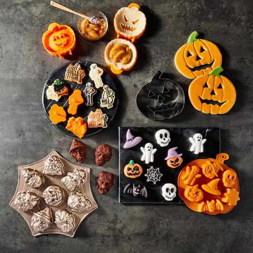 Sur La Table Halloween Cakelet Mold