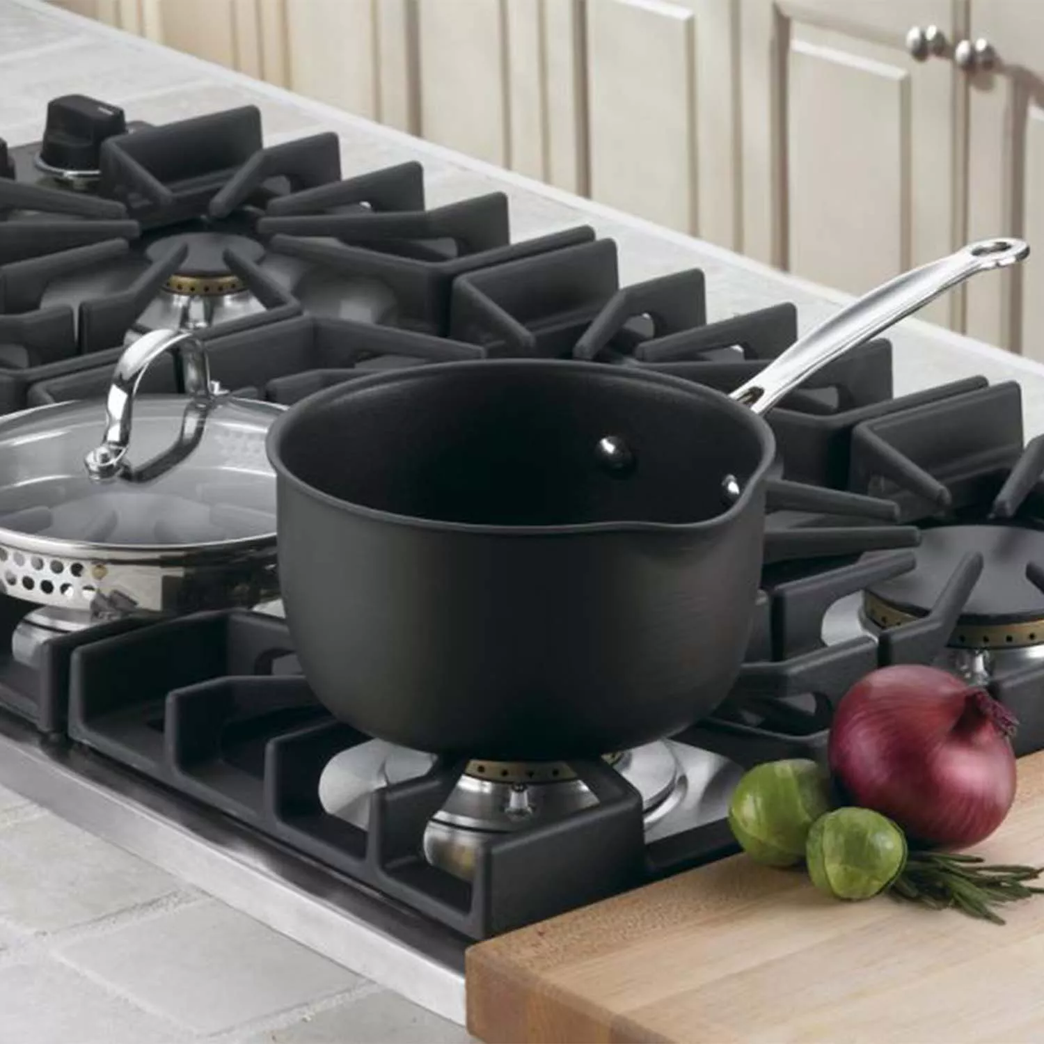 Cuisinart Chef's Classic Hard Anodized Ceramic Nonstick Cook & Pour Saucepan, 2 qt.