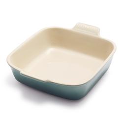 Le Creuset Heritage Square Baker, 9" Great piece fast delivery
