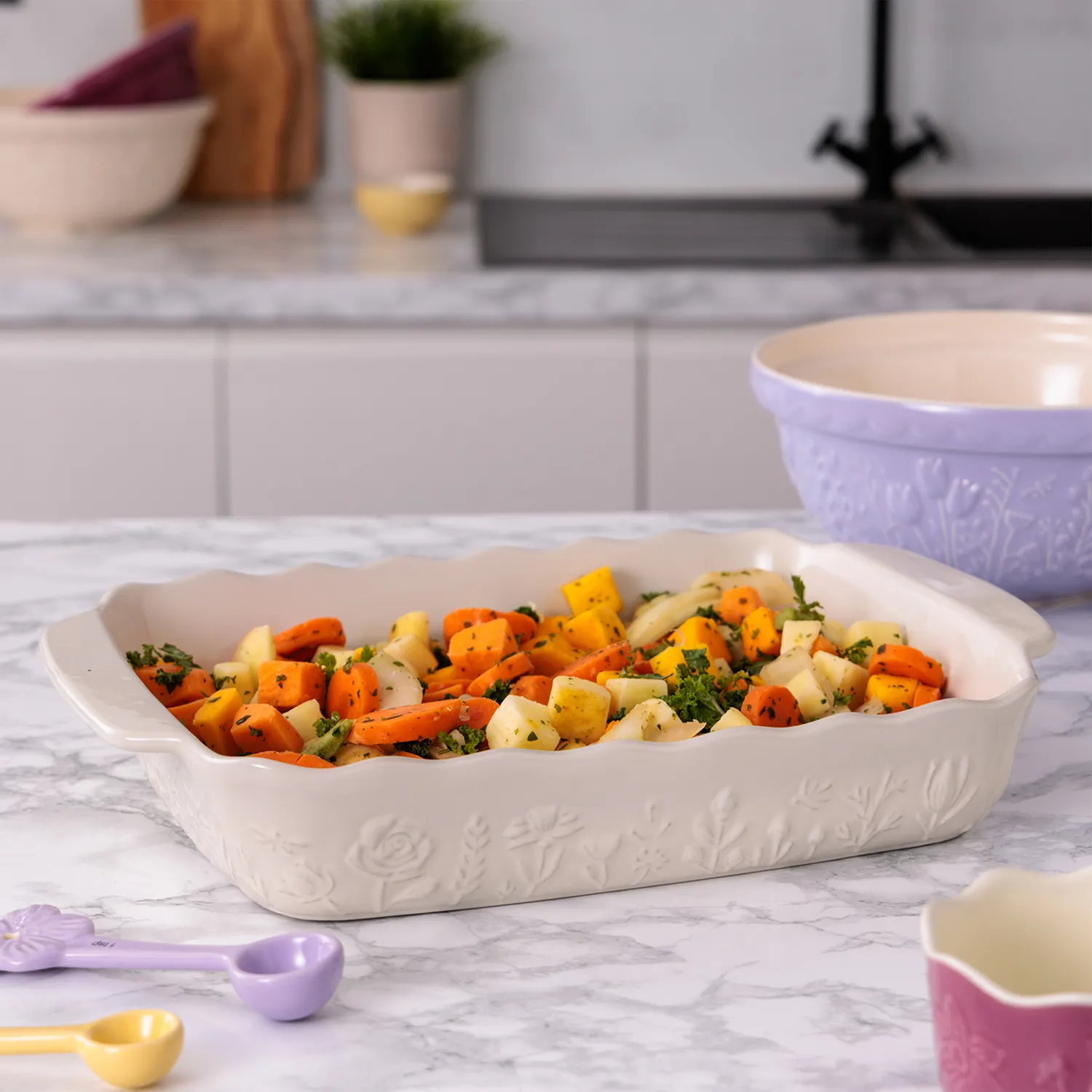 Mason Cash In the Meadow Large Rectangular Baker