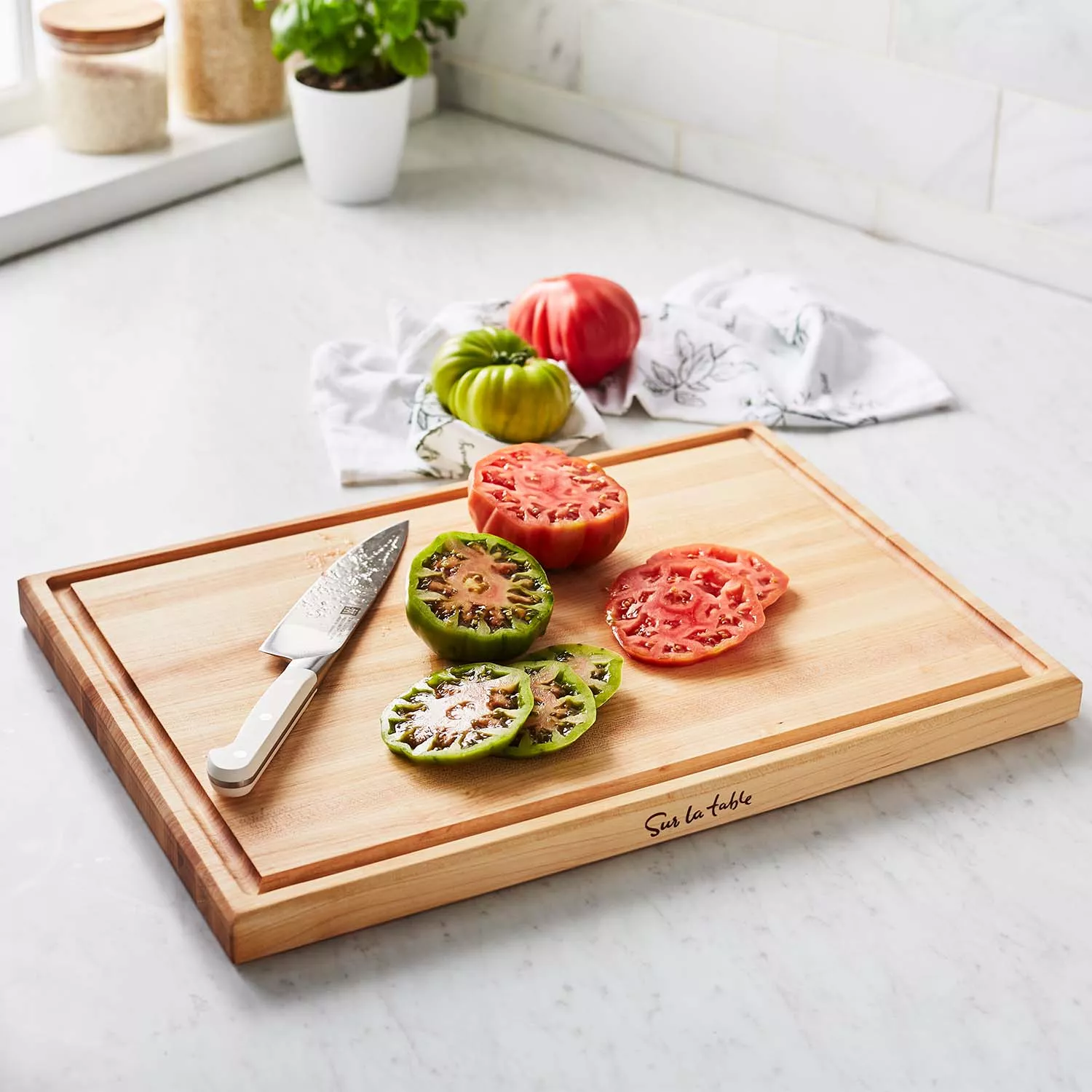 Zwilling J.A. Henckels Pro Le Blanc Slim Chef’s Knife, 7"