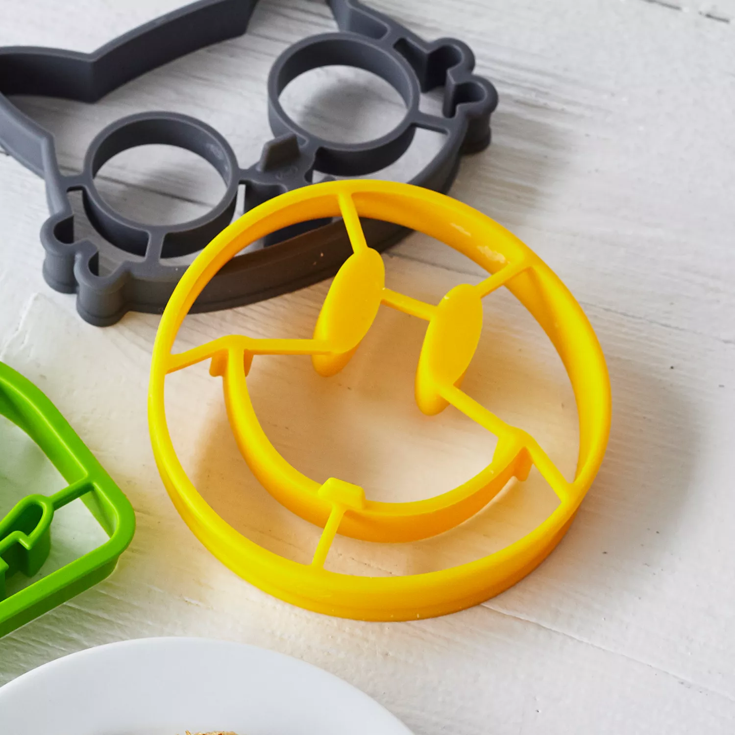 Fred Crack a Smile Breakfast Mold