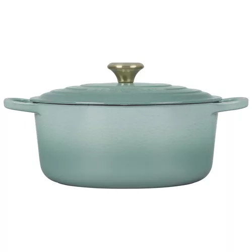 Le Creuset Signature Round Dutch Oven, 7.25 qt.