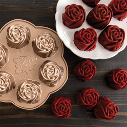 Nordic Ware Rosebud Cake Pan Rose Mini Cakes