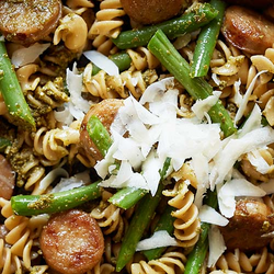 Whole Wheat Pasta with Chicken Sausage, Pesto and Green Bean