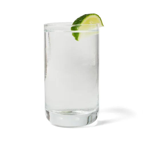Sur la table Chateau Highball Glass