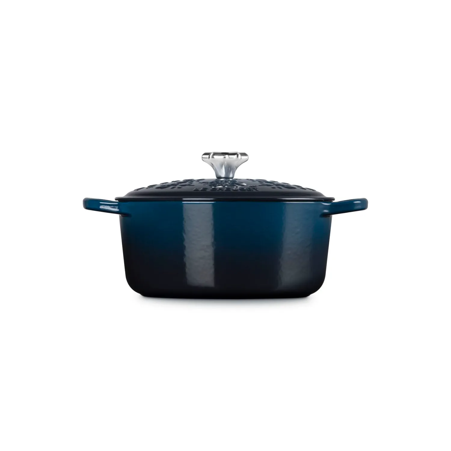 Le Creuset Noel Collection Signature 4.5-qt. Round Dutch Oven with Tree Embossed Lid