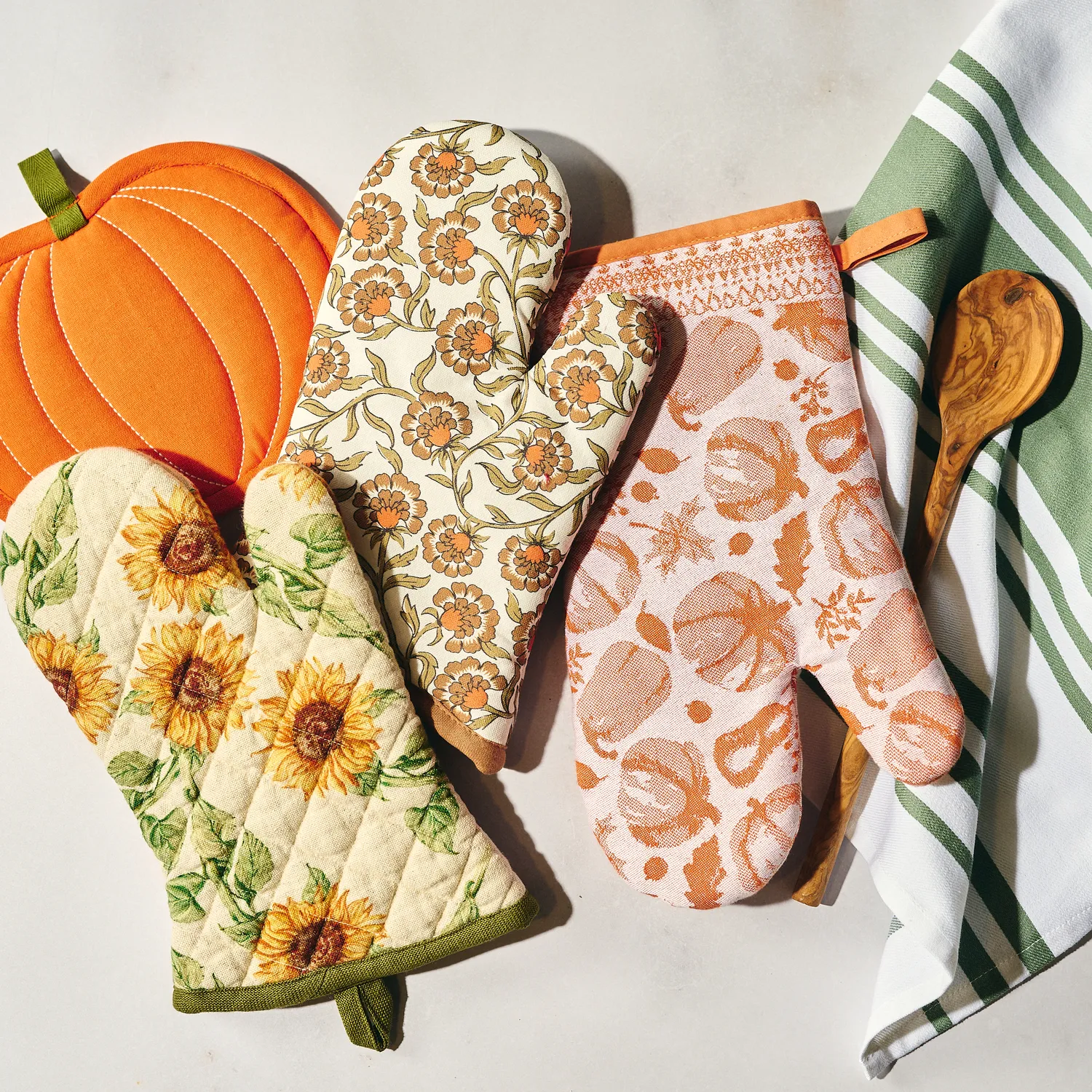 Sur la table Floral Oven Mitt