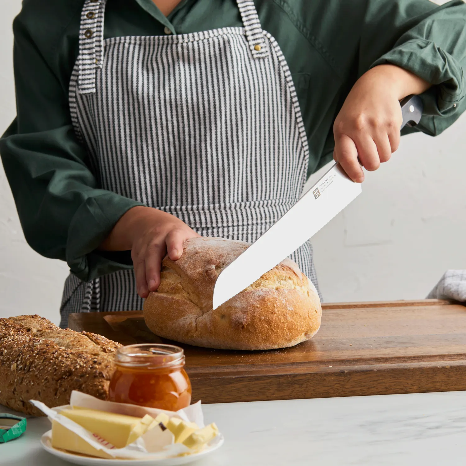 Zwilling Pro 10" Ultimate Bread Knife