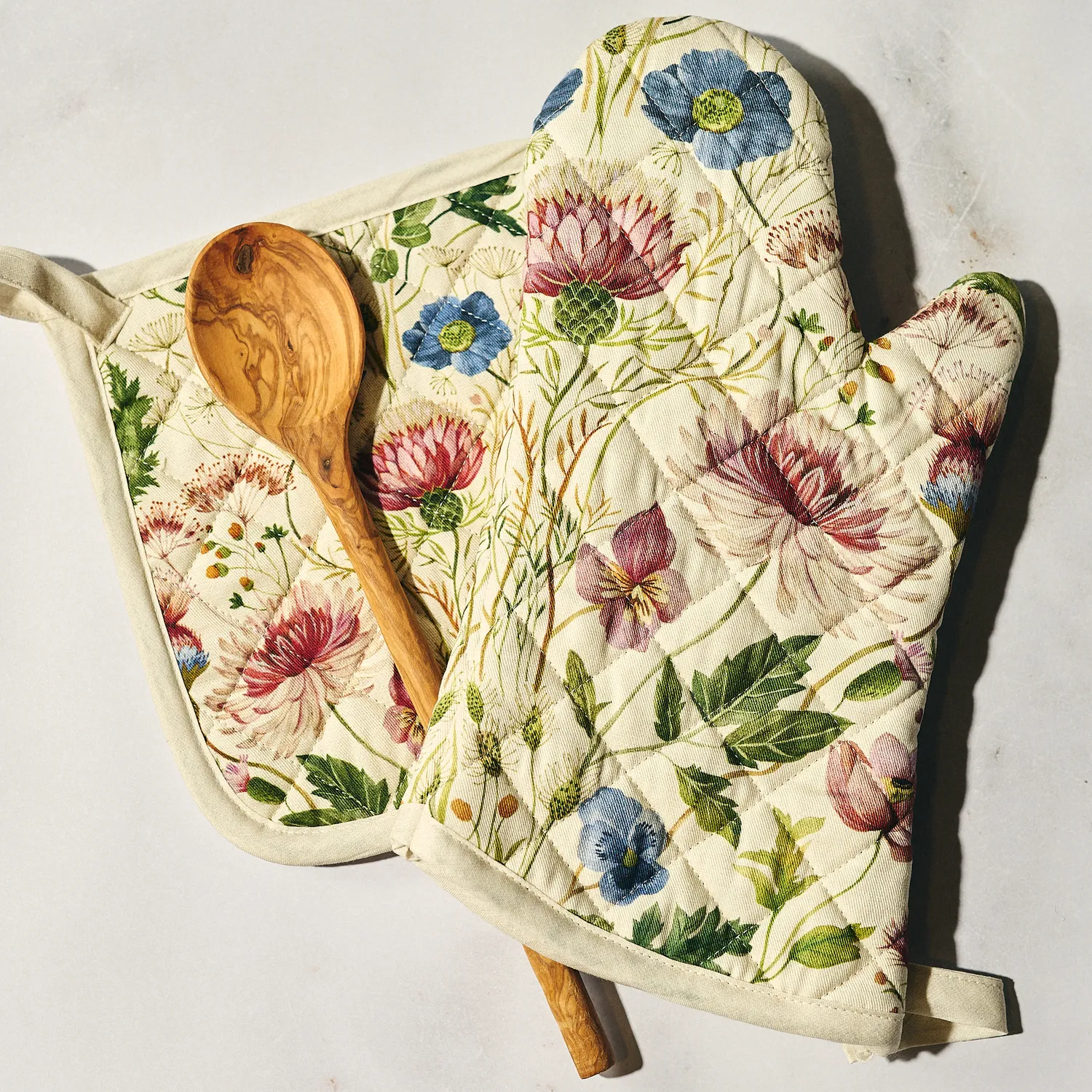 Sur la table Autumn Botanical Oven Mitt