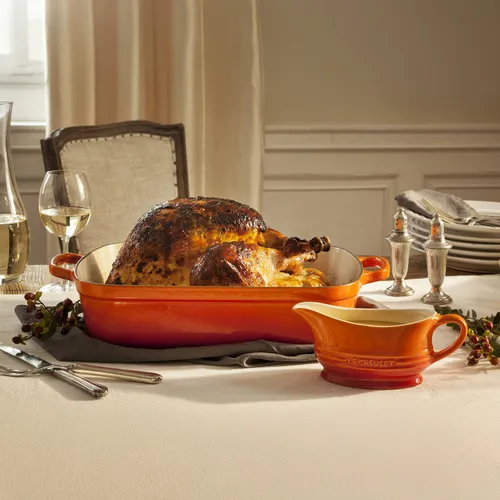 Le Creuset Signature Roaster, 16" x 10"