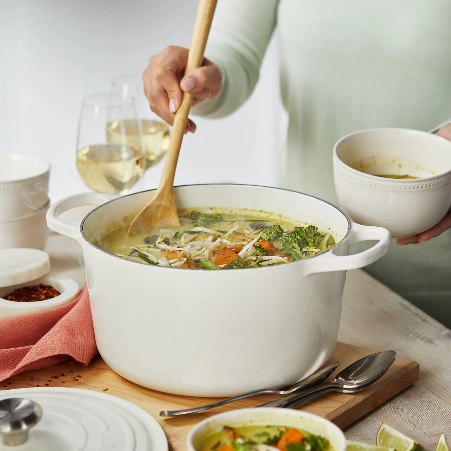 Le Creuset Signature Deep Round Dutch Oven, 6.5 qt.