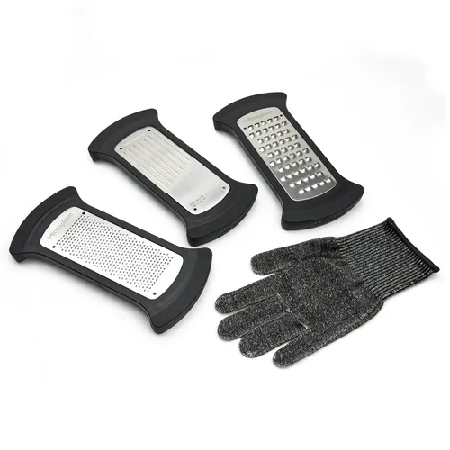 Sur la table Exclusive Microplane 4-Piece Bowl Grater Set