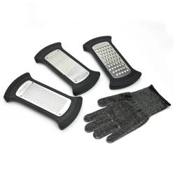 Sur la table Exclusive Microplane 4-Piece Bowl Grater Set