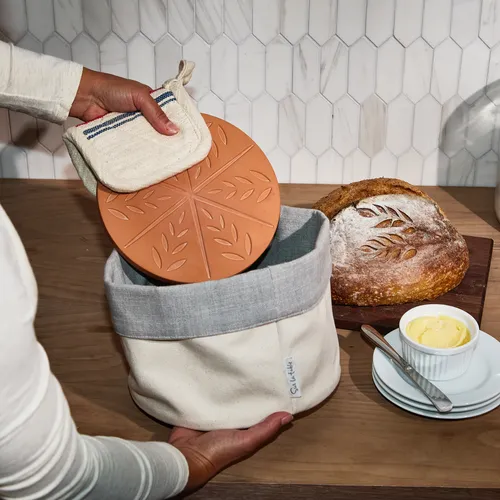 Sur la table Bread Basket