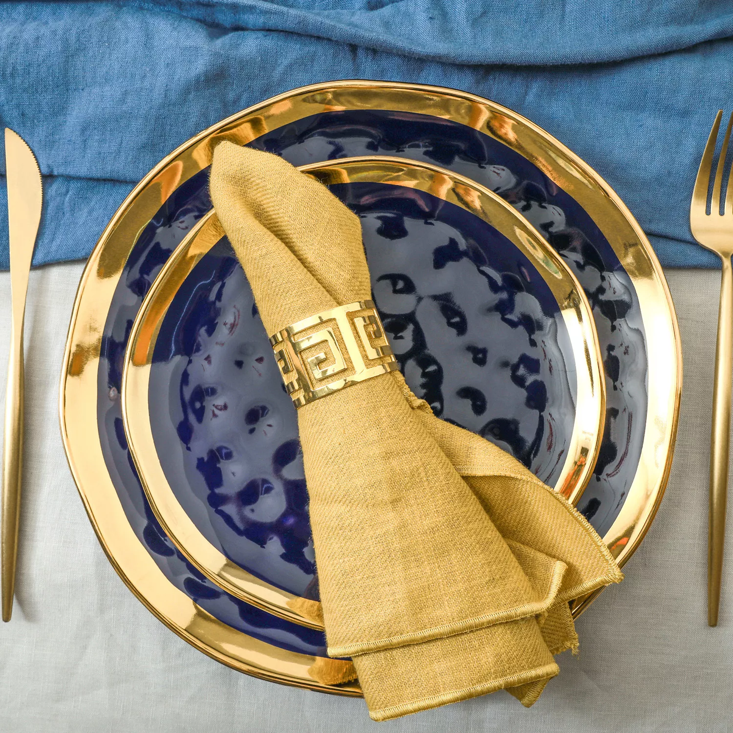 Stone Lain Florian Porcelain 16-Piece Round Dinnerware Set