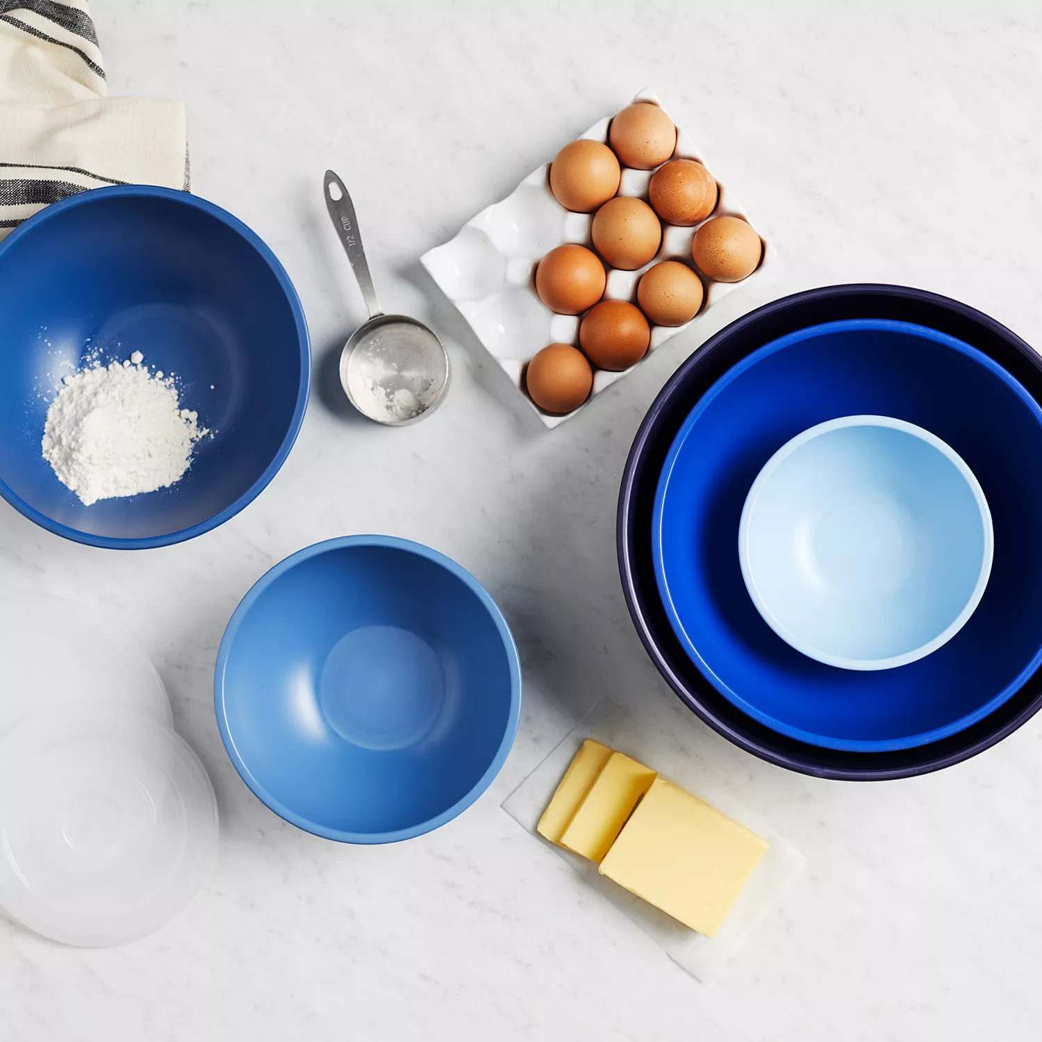 Sur La Table Mixing Bowls with Lids, Set of 5