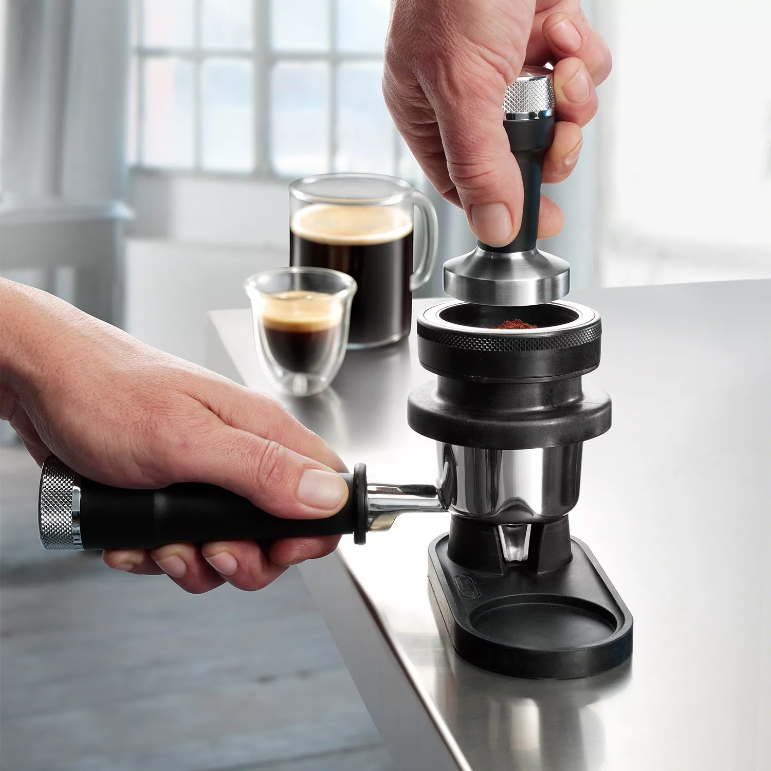De'Longhi Herbal Coffee with Built-In Grinder and Temperature