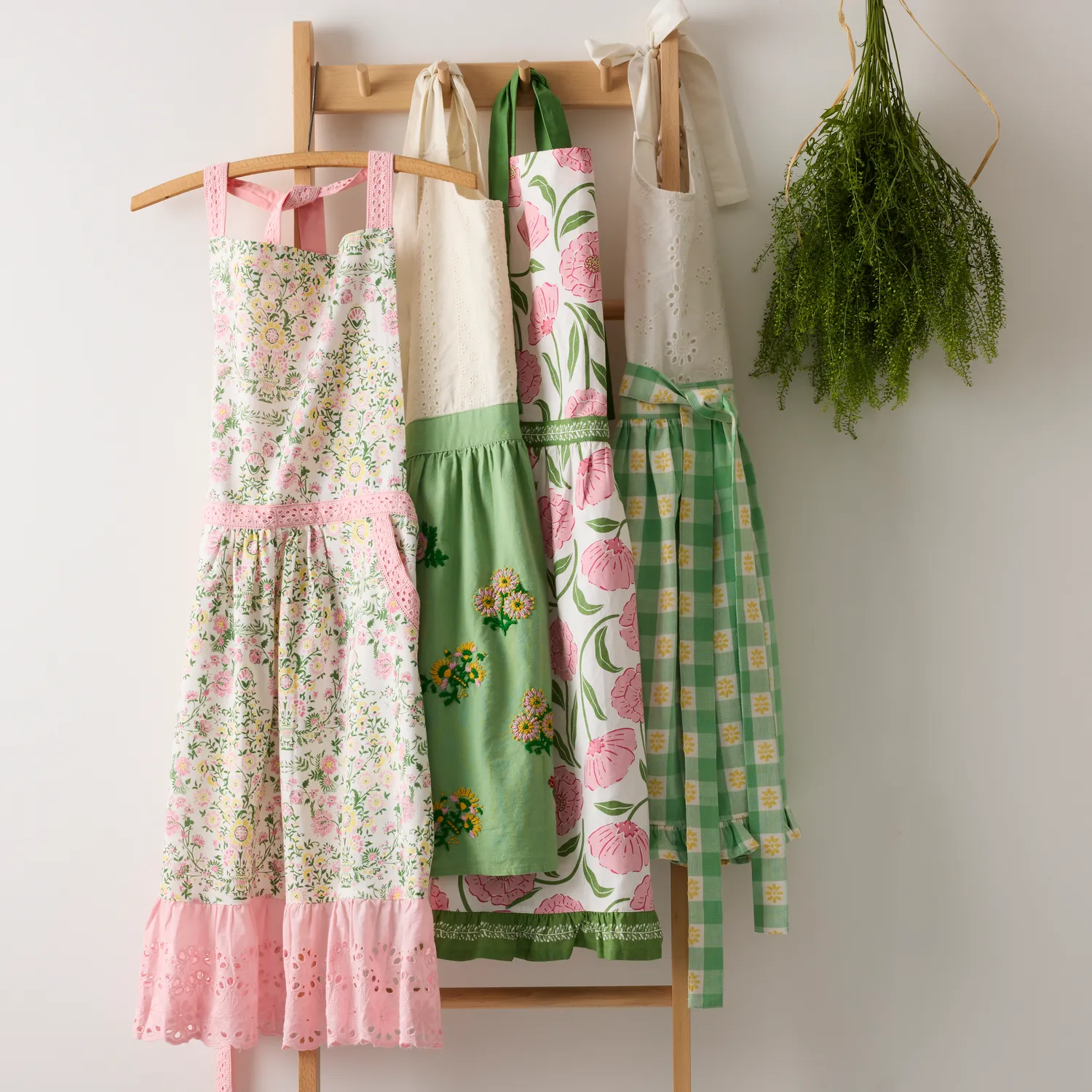 Sur La Table Primrose Floral Apron