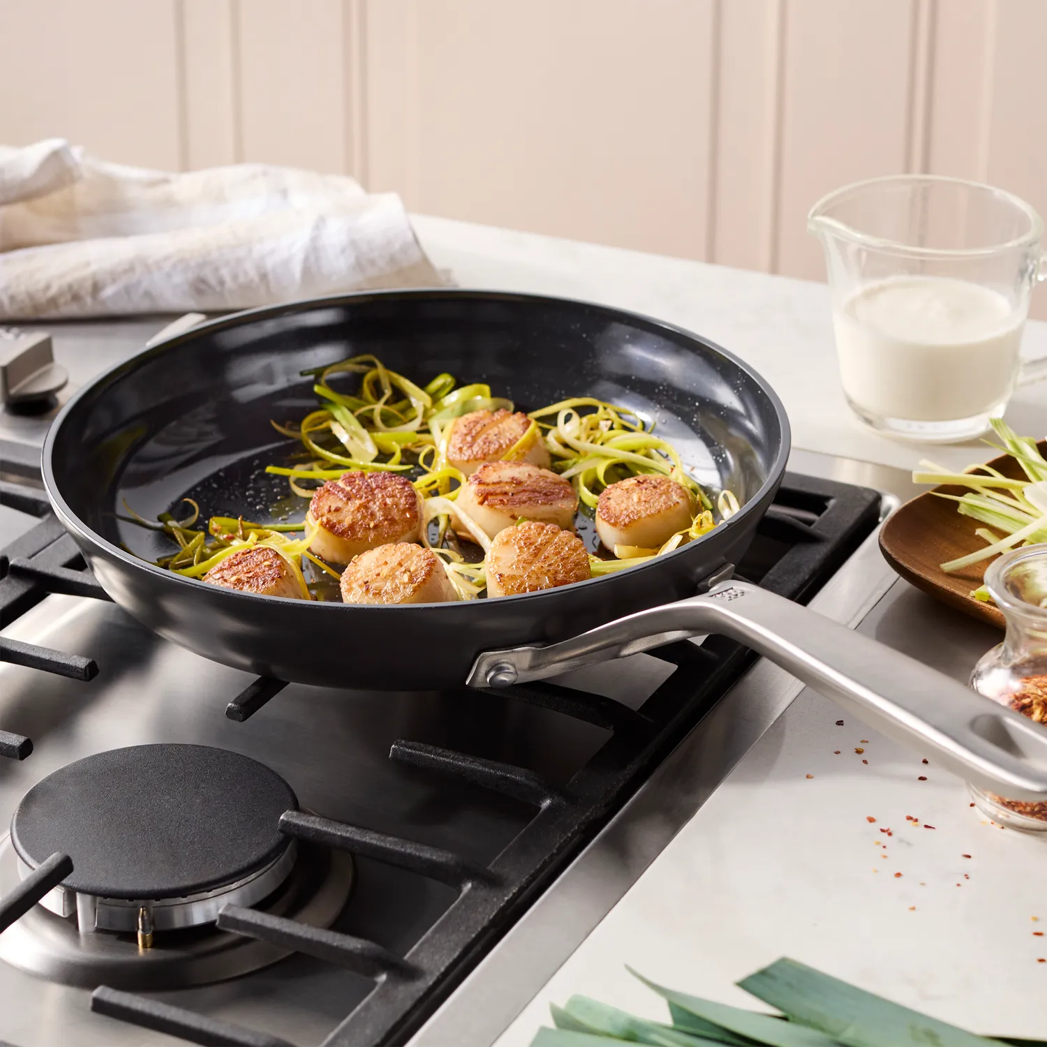 Zwilling Motion Hard Anodized Ceramic Nonstick Skillet