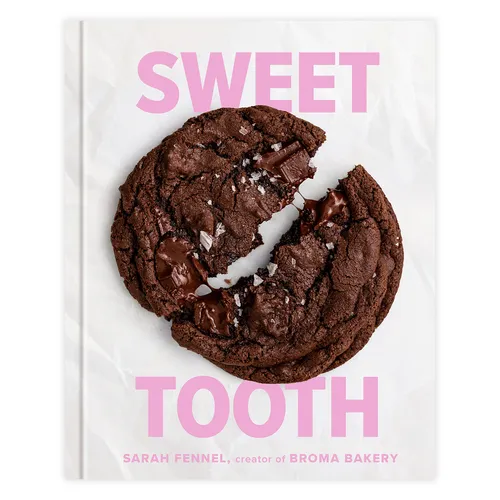 Sweet Tooth : 100 Desserts to Save Room 